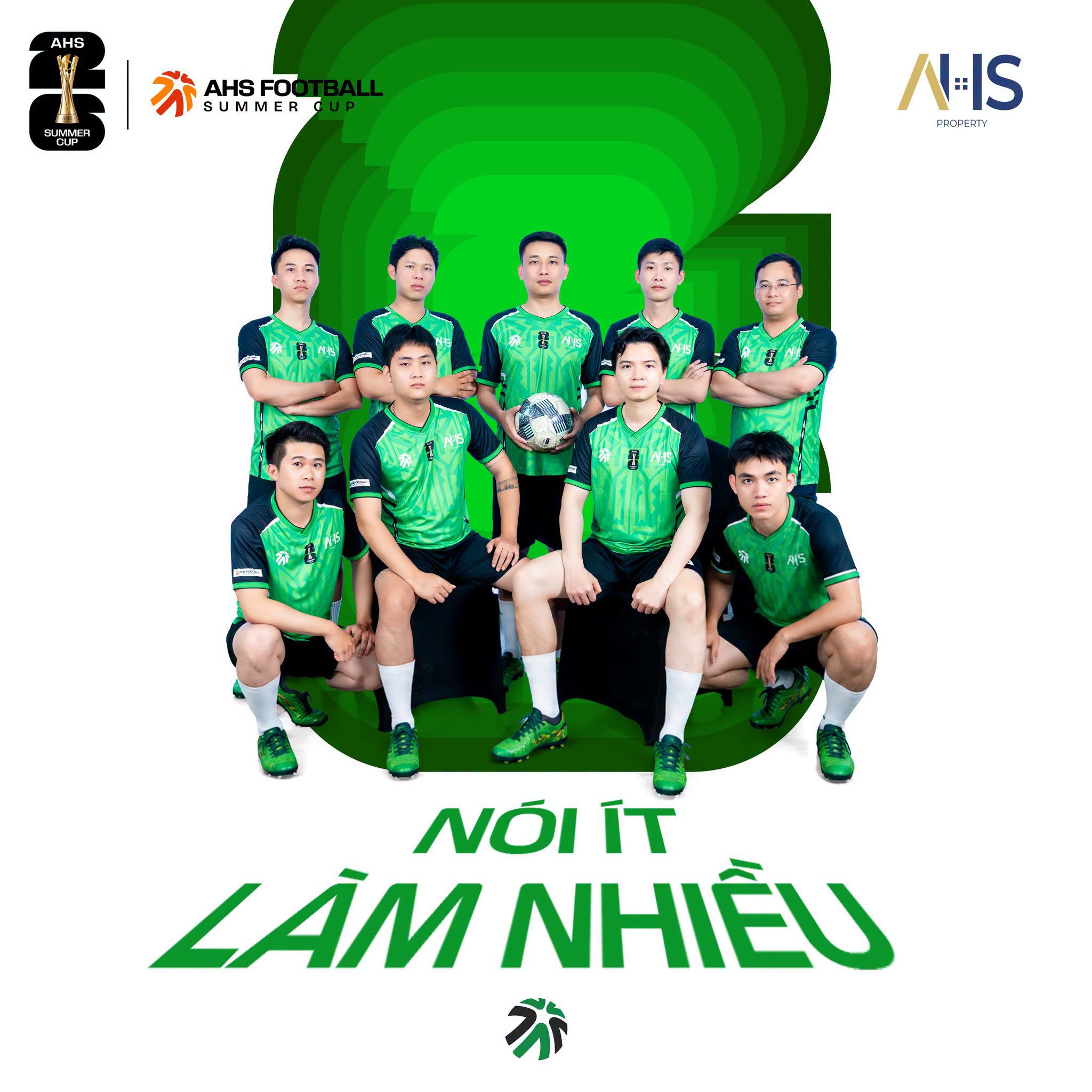 Feedback đội bóng mặc áo AHS Football Summer Cup màu xanh lá đen
